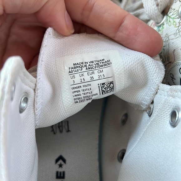 Converse - Picture 8 of 8